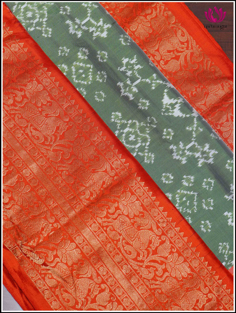 Ikkat Kanchipuram Silk Saree in Green and Red 10