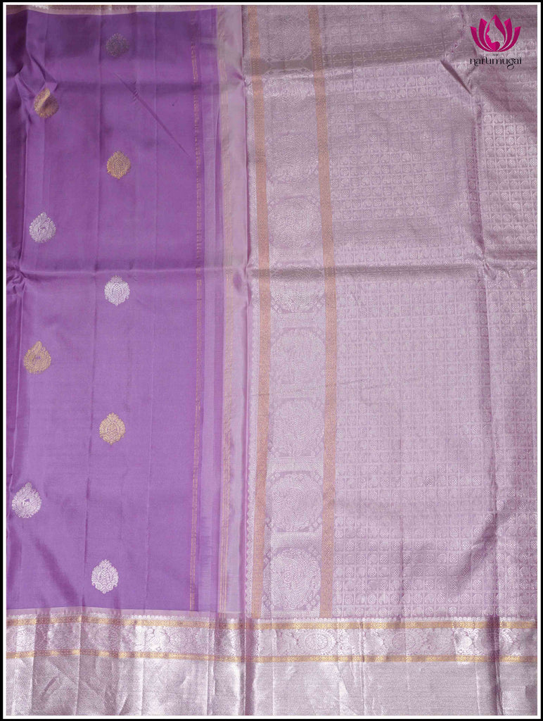 Kanjivaram silk saree in Lavender with Pink border 2