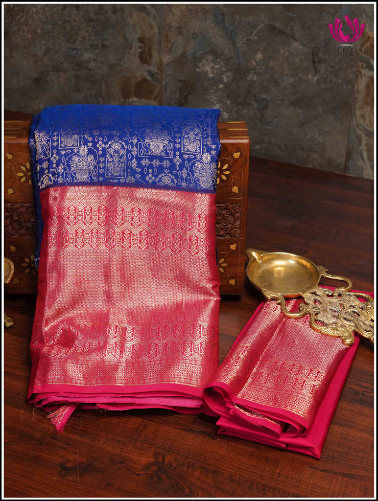 Kanchipuram silk saree in Blue with huge Red border 10