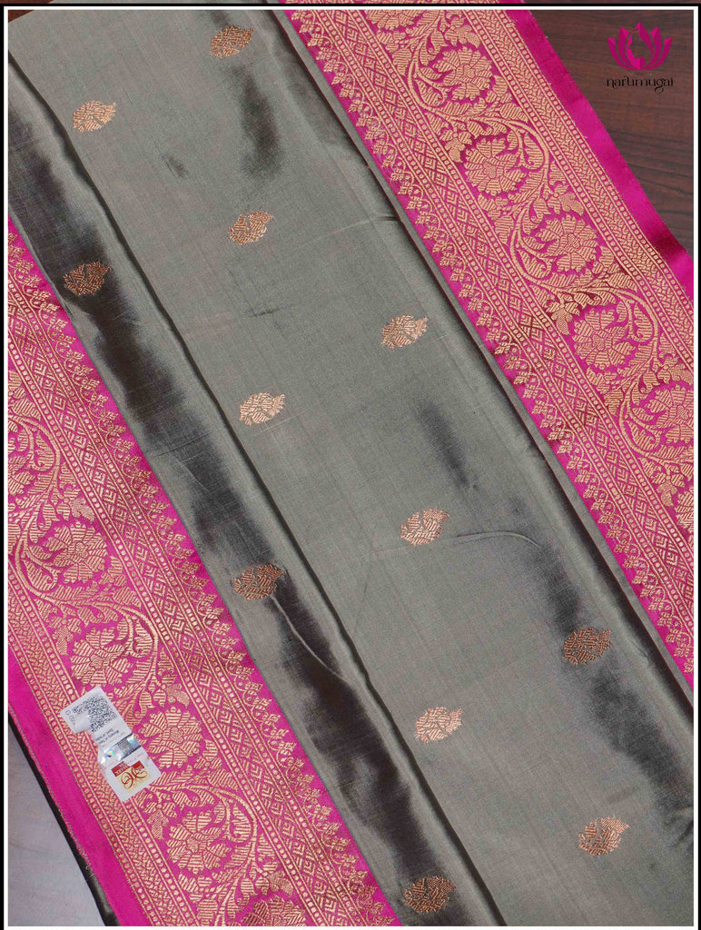 Banarasi Katan Silk Saree in Gray and Pink 8