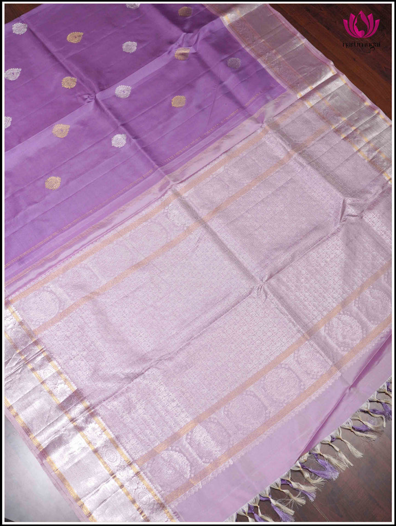 Kanjivaram silk saree in Lavender with Pink border 1