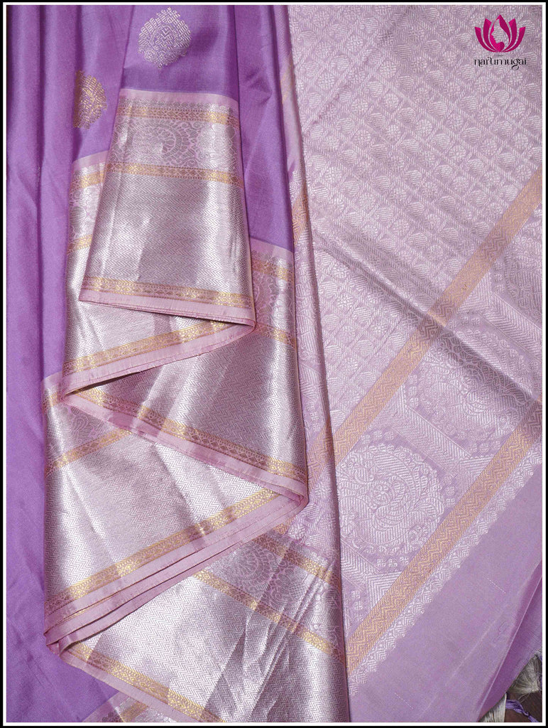 Kanjivaram silk saree in Lavender with Pink border 5