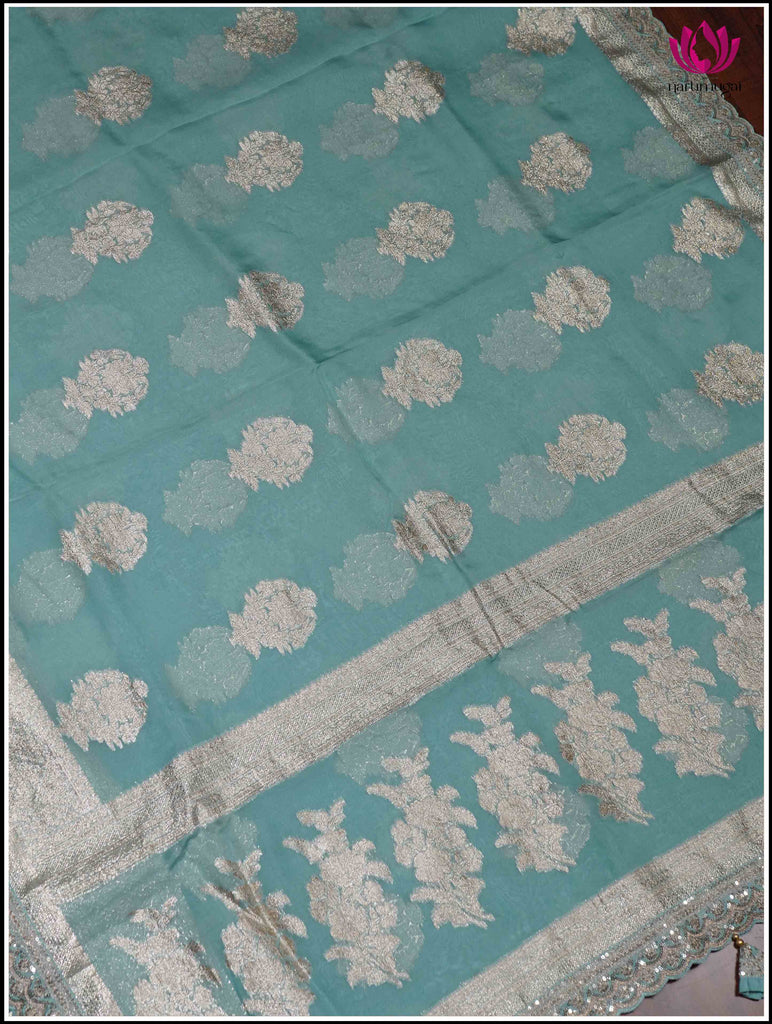 Georgette Saree in Turquoise Blue with Golden Zari 9