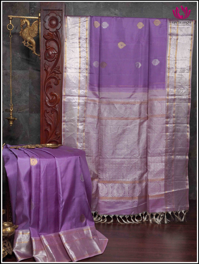Kanjivaram silk saree in Lavender with Pink border 8