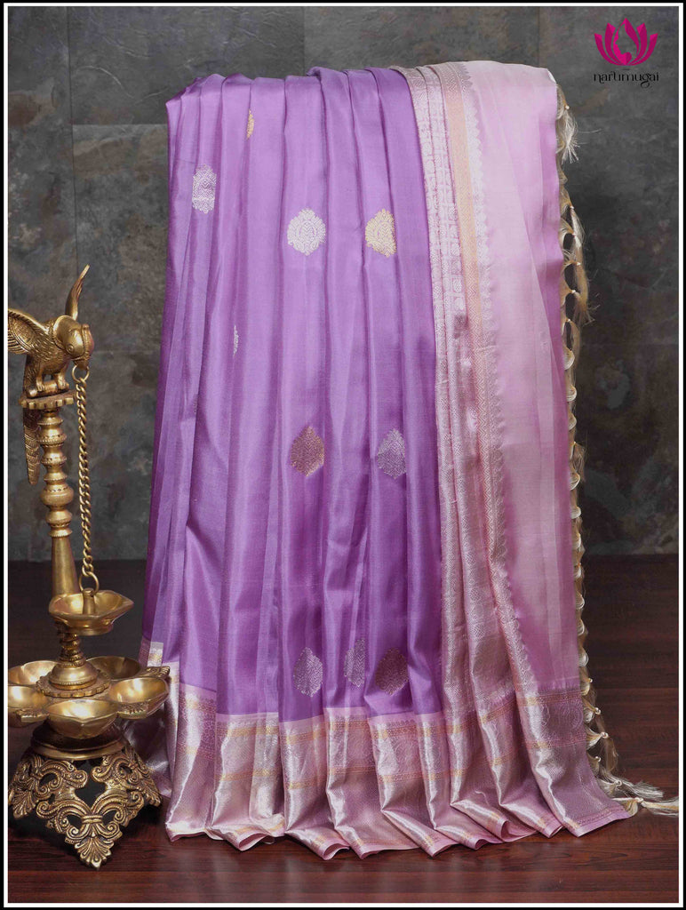Kanjivaram silk saree in Lavender with Pink border 9
