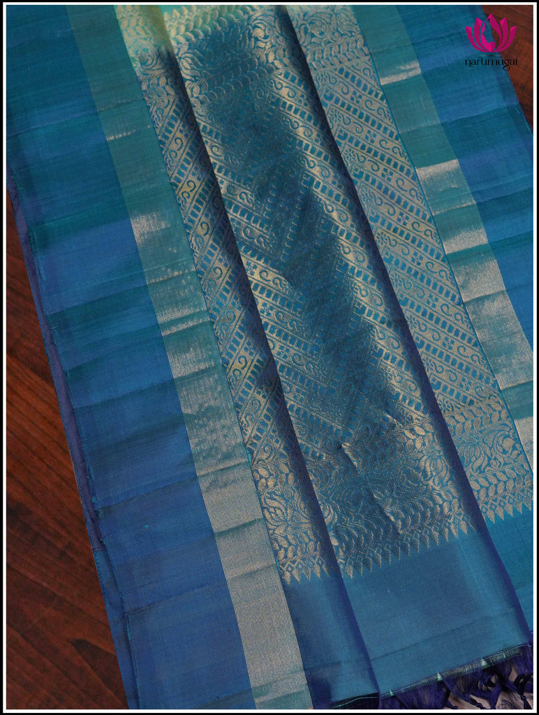 Kanchipuram Silk Saree in Teal Blue with Peacock Blue 7