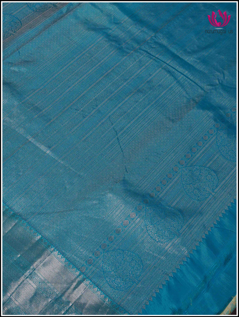 Kanchipuram Silk Saree in Greenish Yellow with brocade design in blue threads & Blue border and pallu in Silver Zari 8