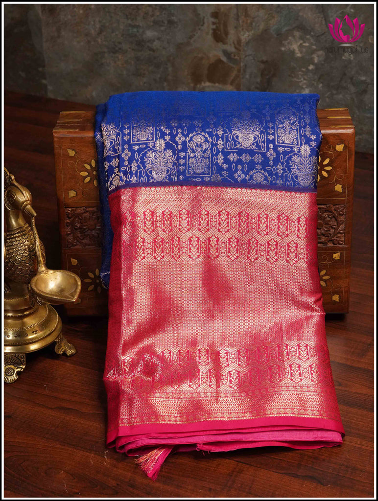 Kanchipuram silk saree in Blue with huge Red border 11